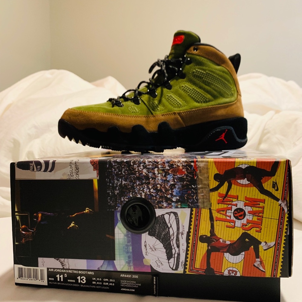 Air Jordan 9 Retro boot